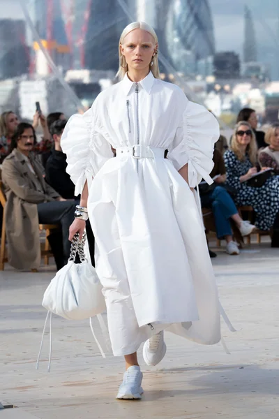 Look 8